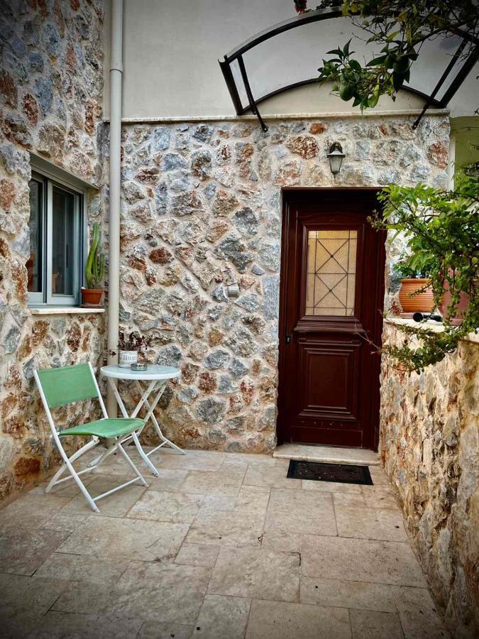 Ένας Ευχάριστος Χώρος Με Πισίνα Pórto Ráfti Exterior foto