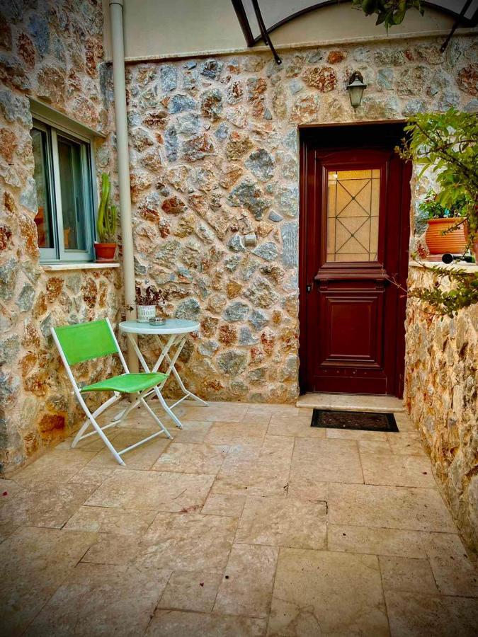 Ένας Ευχάριστος Χώρος Με Πισίνα Pórto Ráfti Exterior foto